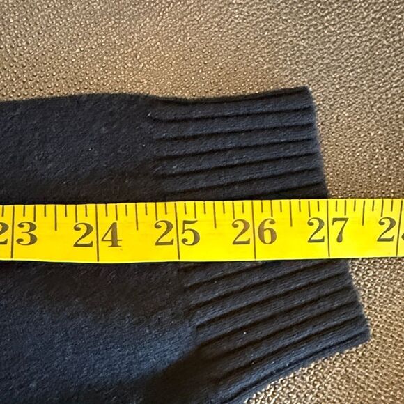 GAP True Black Recycled Cashmere Turtleneck Sweater size medium - Picture 10 of 10